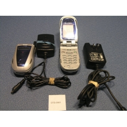 Lot of 2 Motorola i95cl Cellphones w Charger 1x Battey