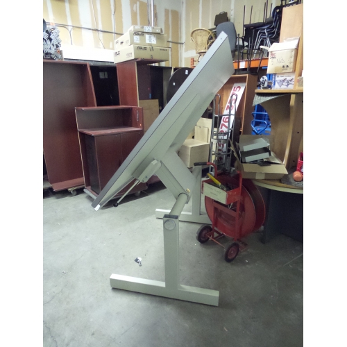 radius tension drafting table