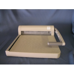 Quartet Accusafe Paper Cutter