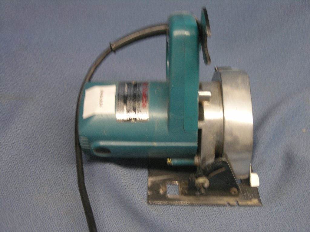 Makita 4200N 110mm Circular Saw - Allsold.ca - Buy & Sell Used Office