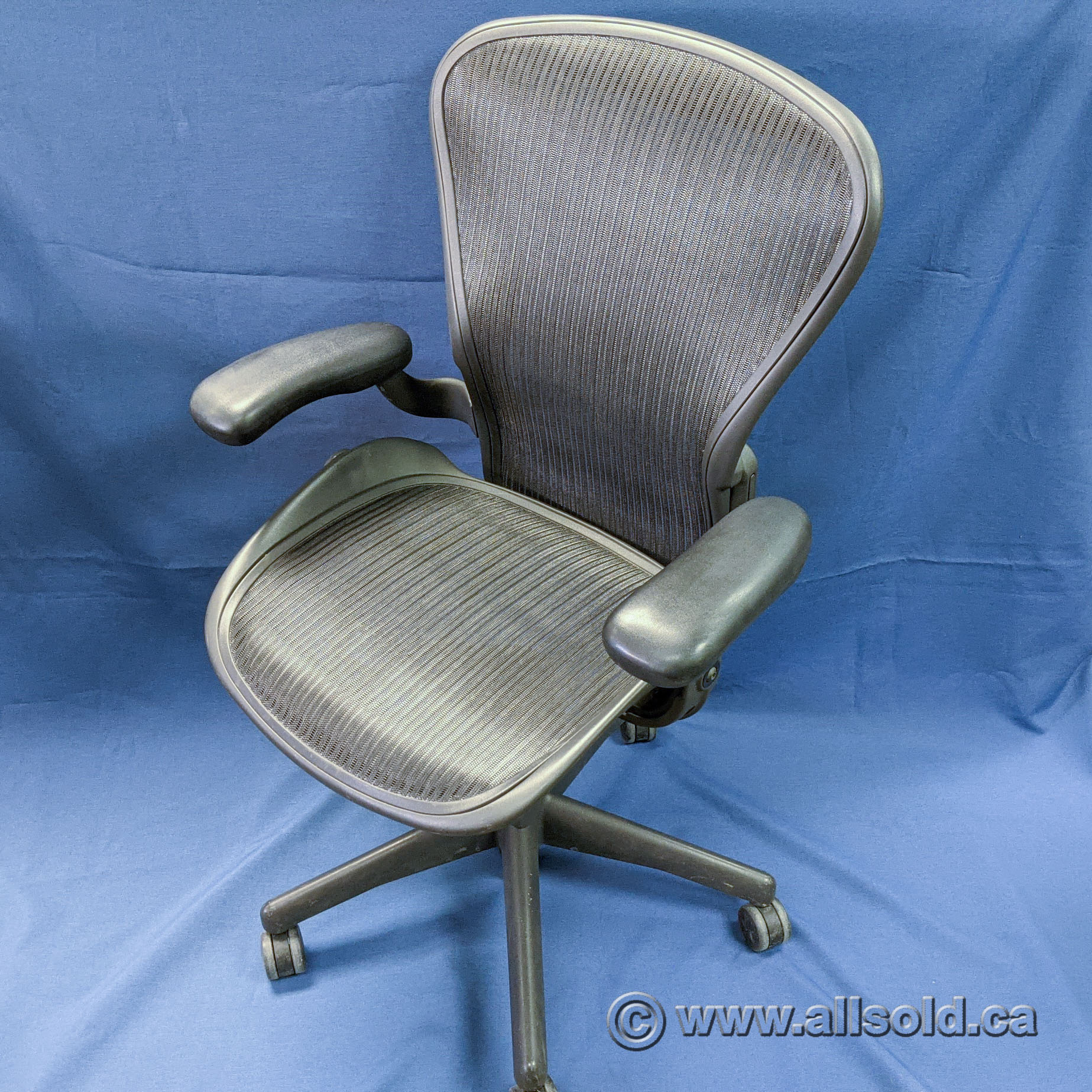 Herman Miller Aeron Classic "B" Size Mesh Chair W/ Fixed Arms - Allsold ...