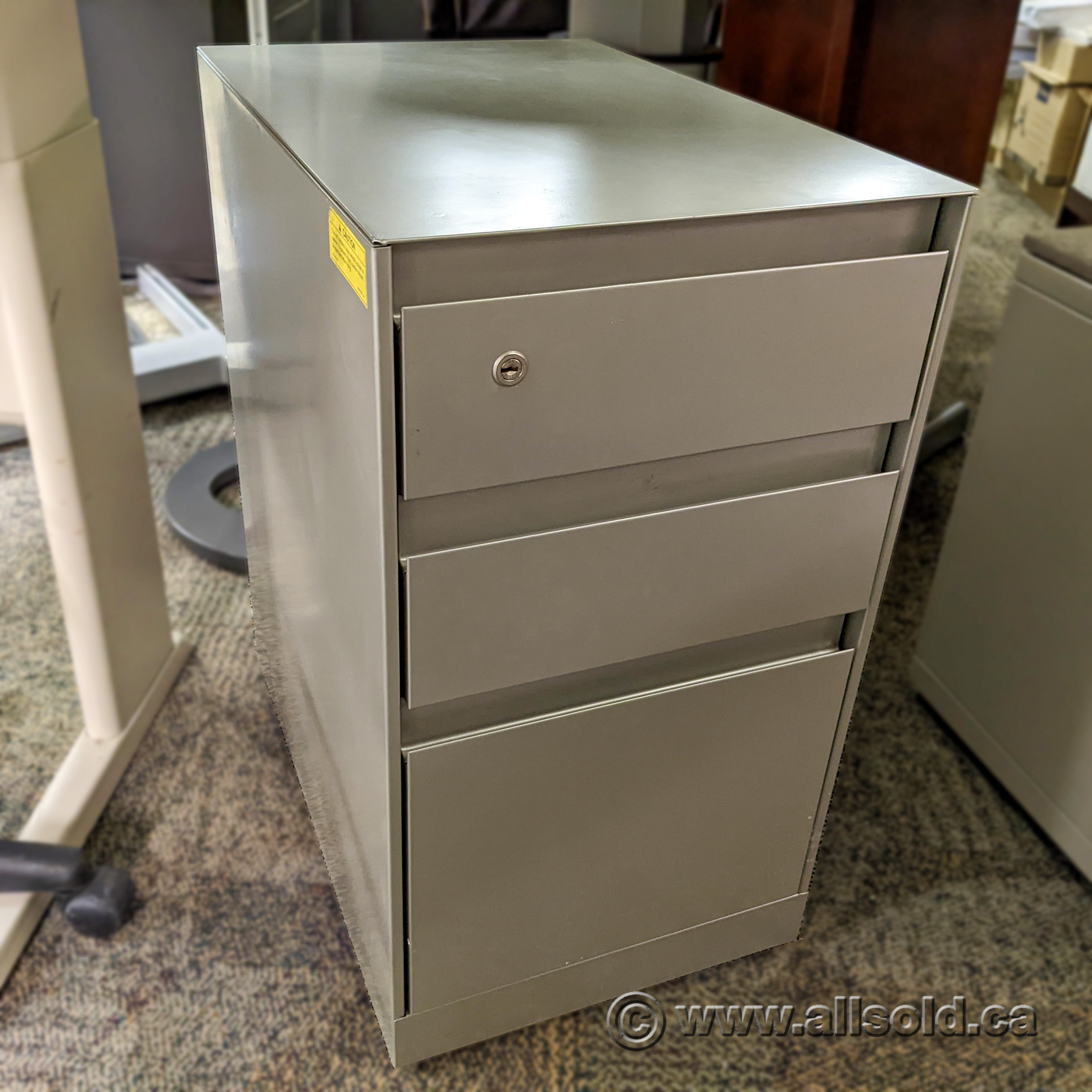 Grey Steelcase 3 Drawer Rolling Pedestal File Cabinet Locking